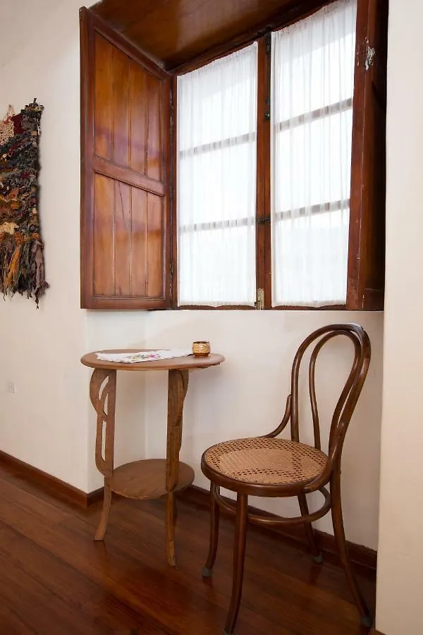 Casa Lunaloma - Boutique Apartments Quito Ecuador