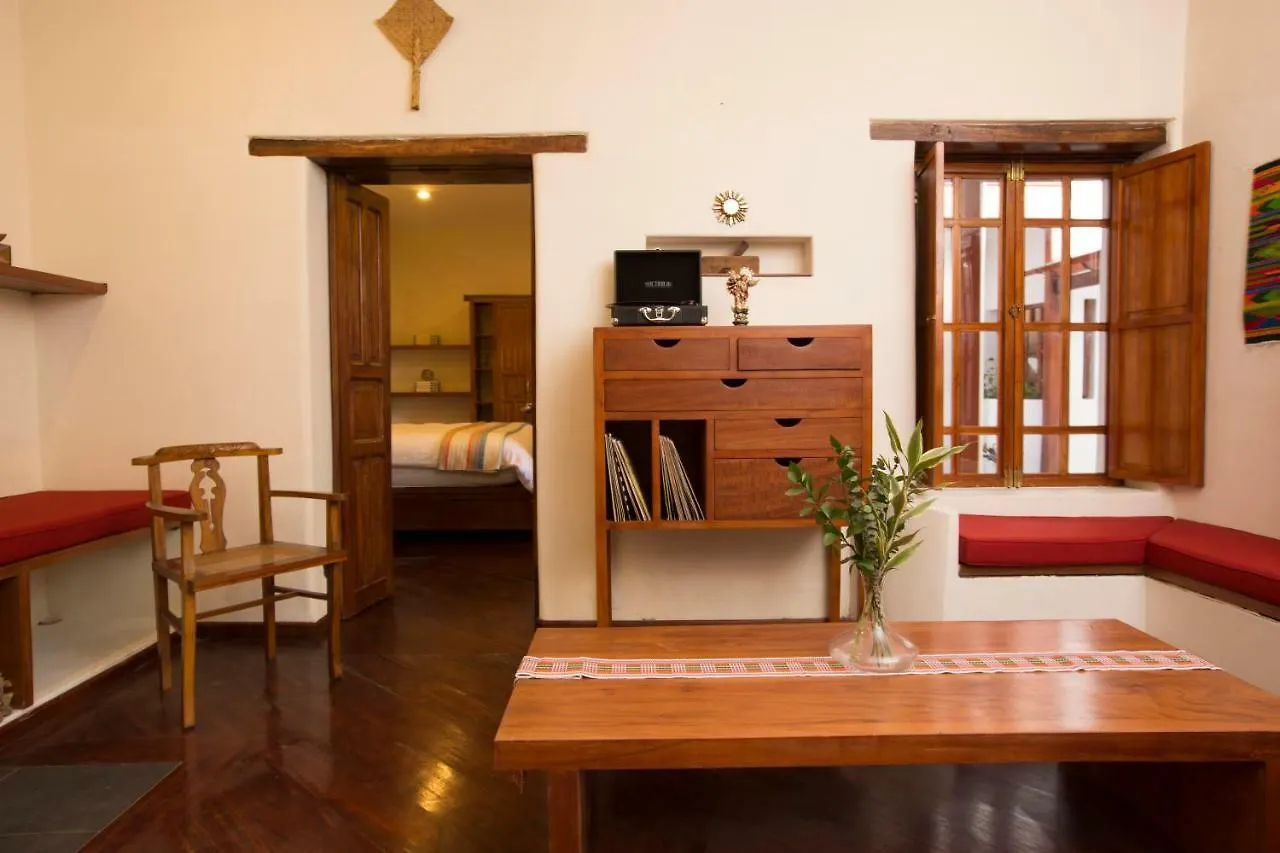 Casa Lunaloma - Boutique Apartments Quito Ecuador